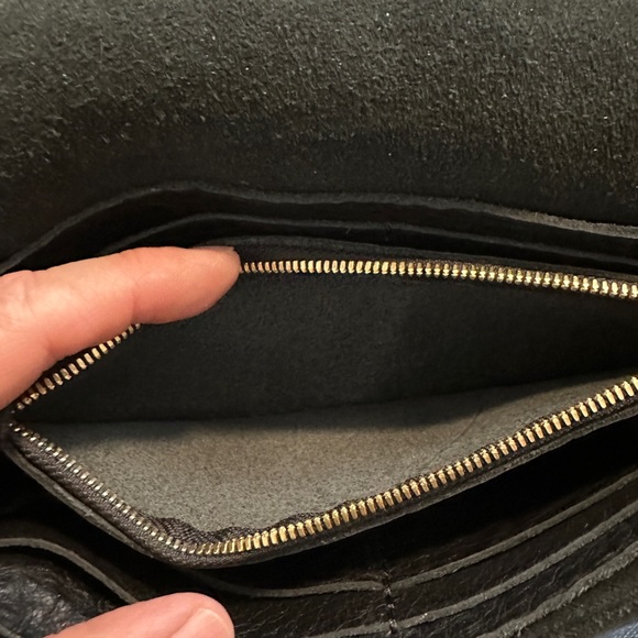 Portland Leather Midnight Crossbody Bag - Picture 3 of 7